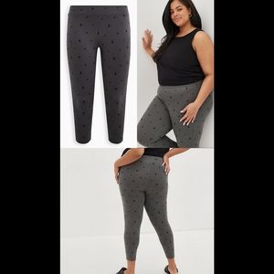 TORRID-NWT-CROP PREMIUM LEGGING - MINI CHARMS DARK GREY SIZE 6